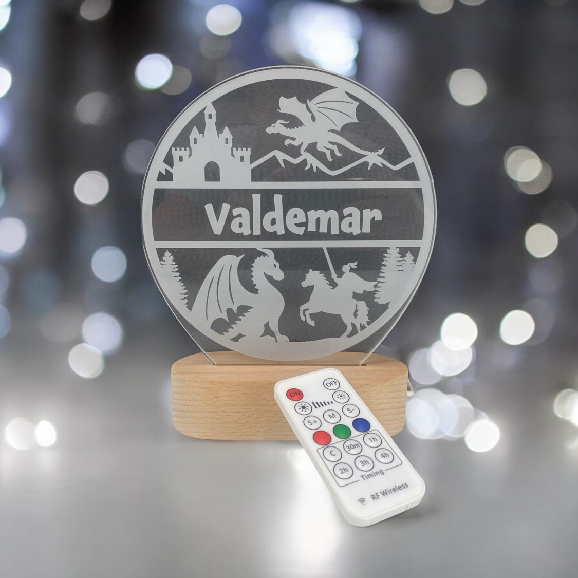 LED lampe med drage og eventyr tema. Lampe af træ og akryl med fjernbetjening.